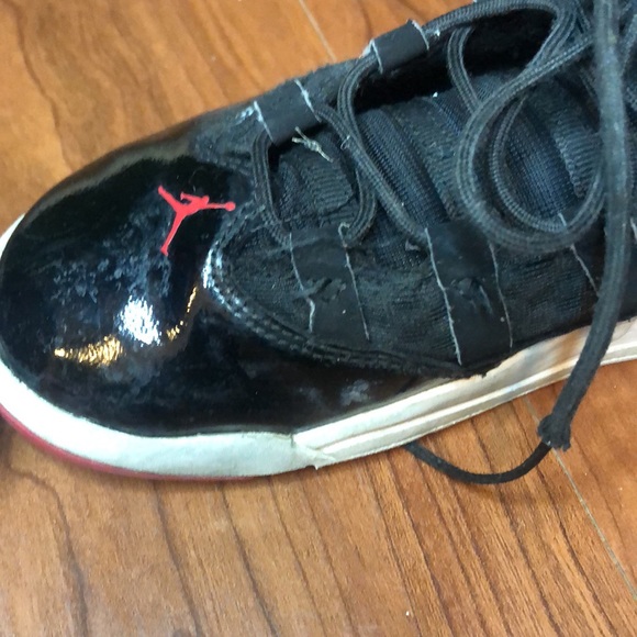 Boys Jordan size2y - Picture 7 of 12